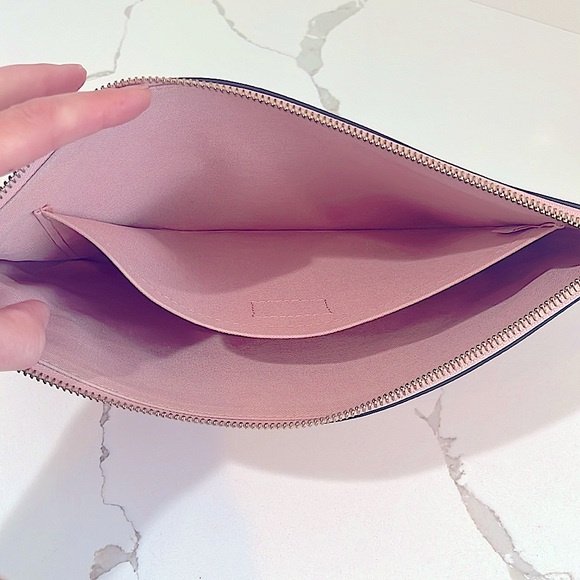 🌷LOUIS VUITTON Monogram Empreinte Leather Pouch - Picture 11 of 12